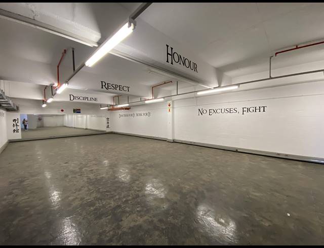 258M² WAREHOUSE TO LET IN BELLVILLE SOUTH